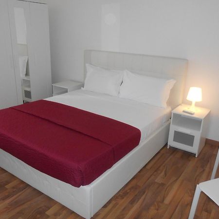 Colosseo Guest House Gil Roma Esterno foto