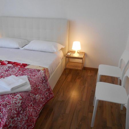 Colosseo Guest House Gil Roma Esterno foto